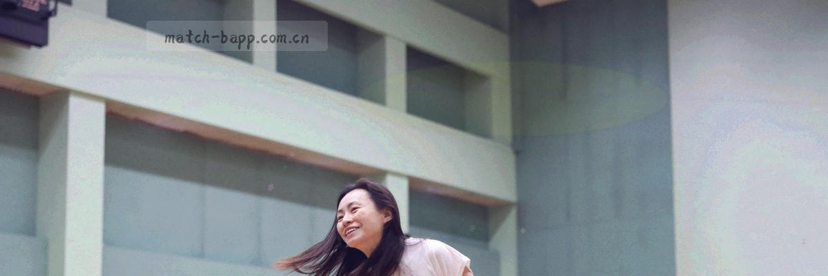 横向排列的六个联赛色块与筛选轨道抽象图形